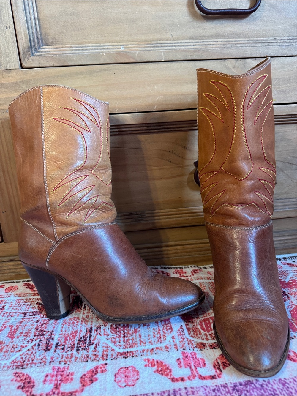 Vintage 80s 9 West Heeled Leather Embroidered Western Boots